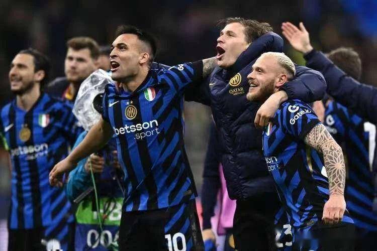 在公众指责 在公众指责