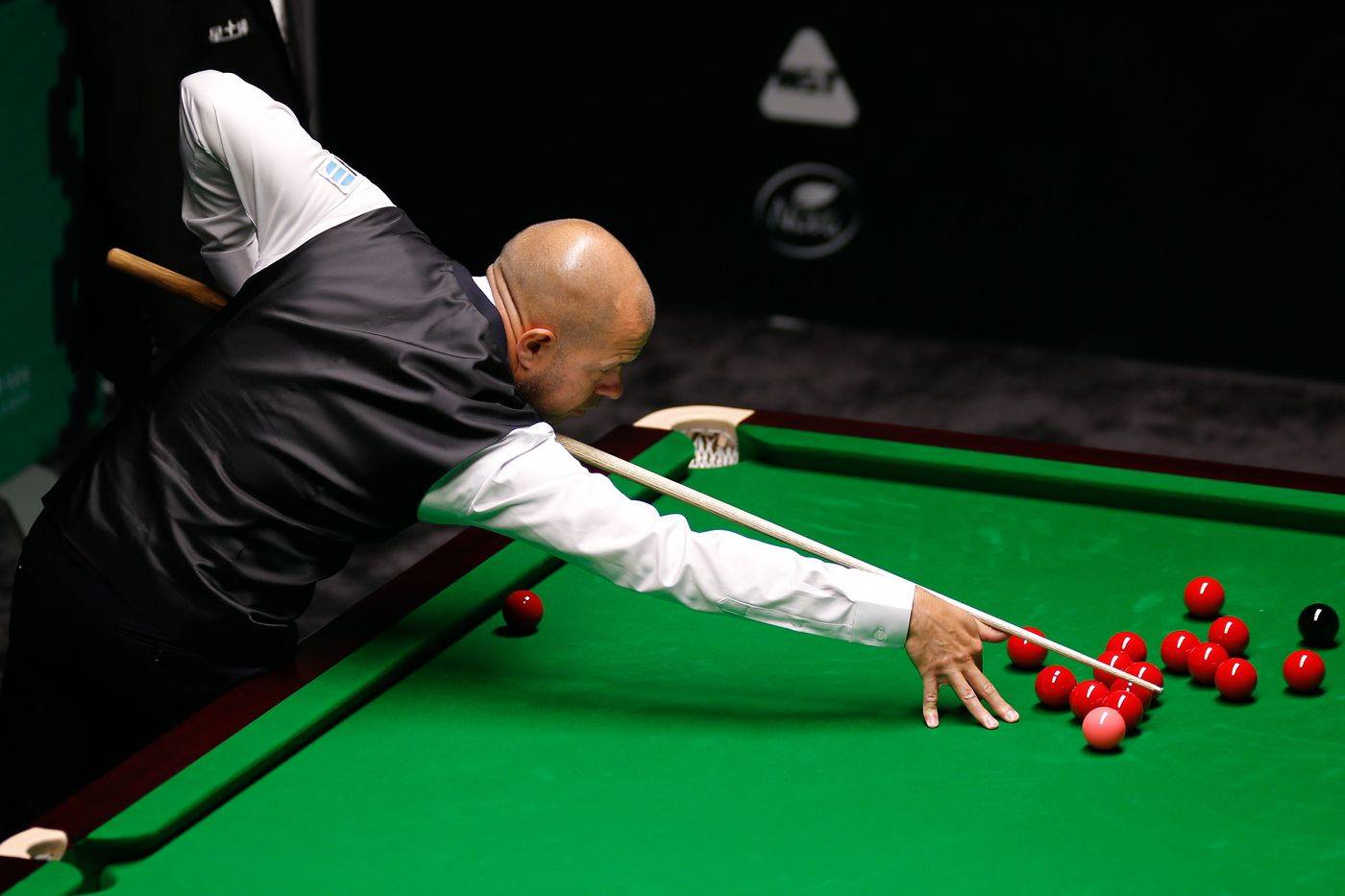 逼迫防线横 逼迫防线横